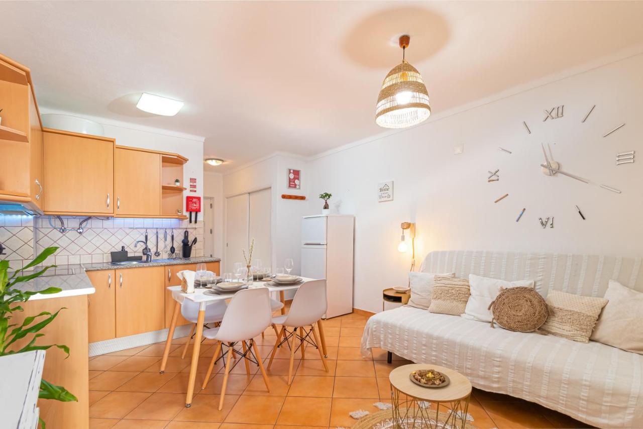 Sea & Sun Oldtown Apartment อัลบูเฟรา ภายนอก รูปภาพ